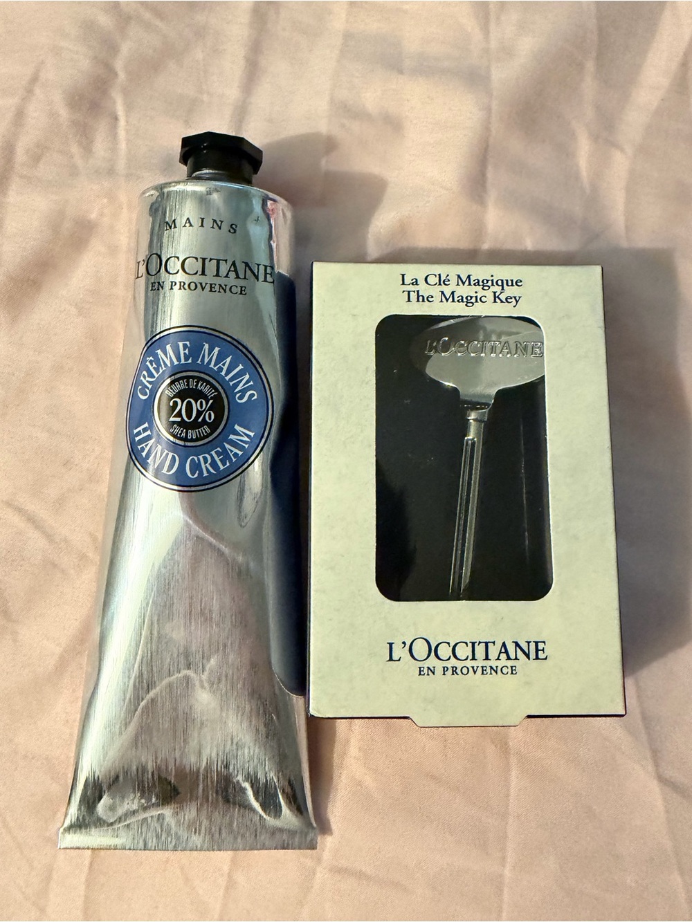 L'OCCITANE The Magic Key Accessory in Cream Box